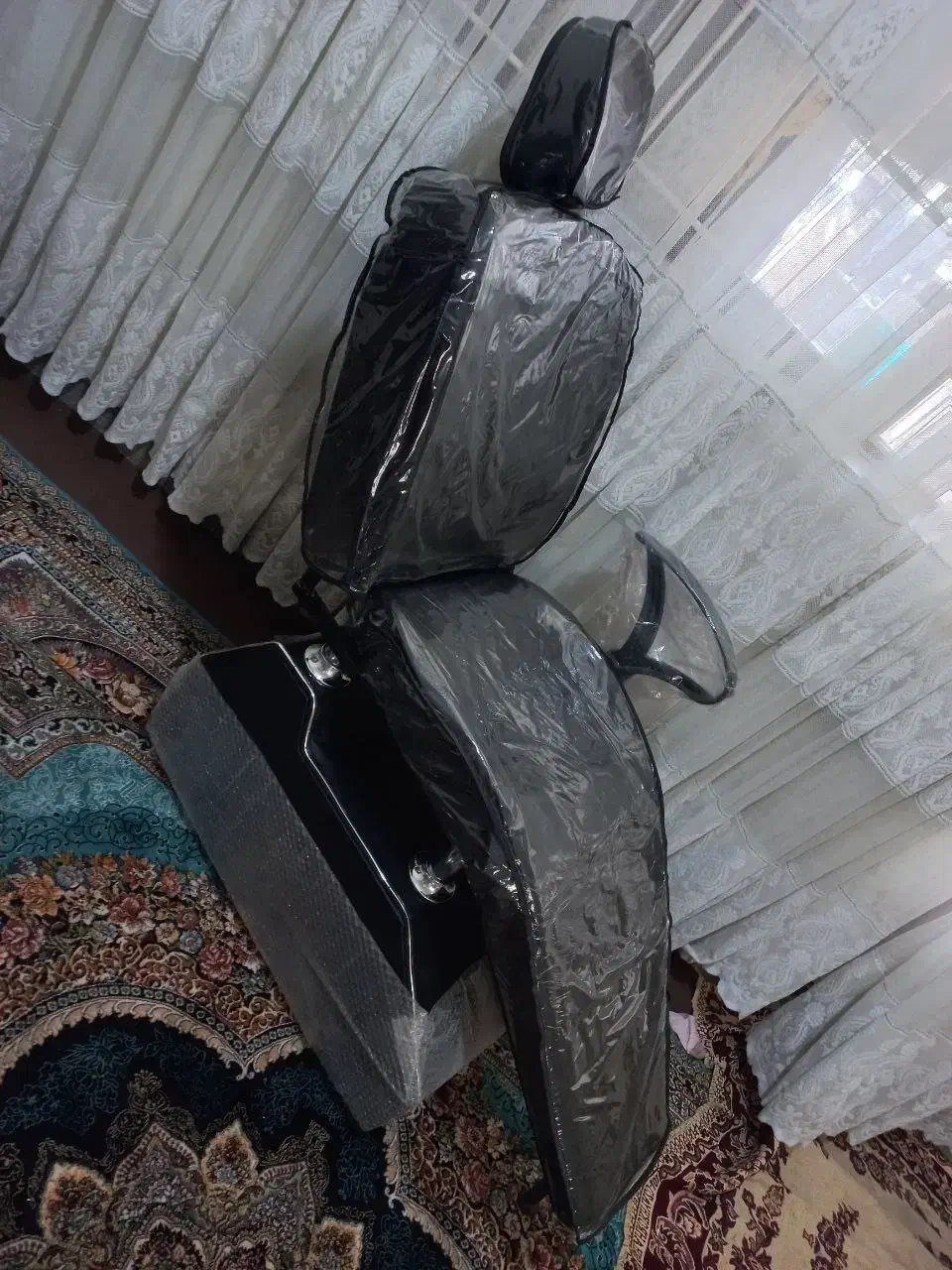 دکور آرایشگاه/صندلی اصلاح/آینه کنسول/کپ|آرایشگاه و سالنهای زیبایی|هشتگرد, هشتگرد قدیم|دیوار