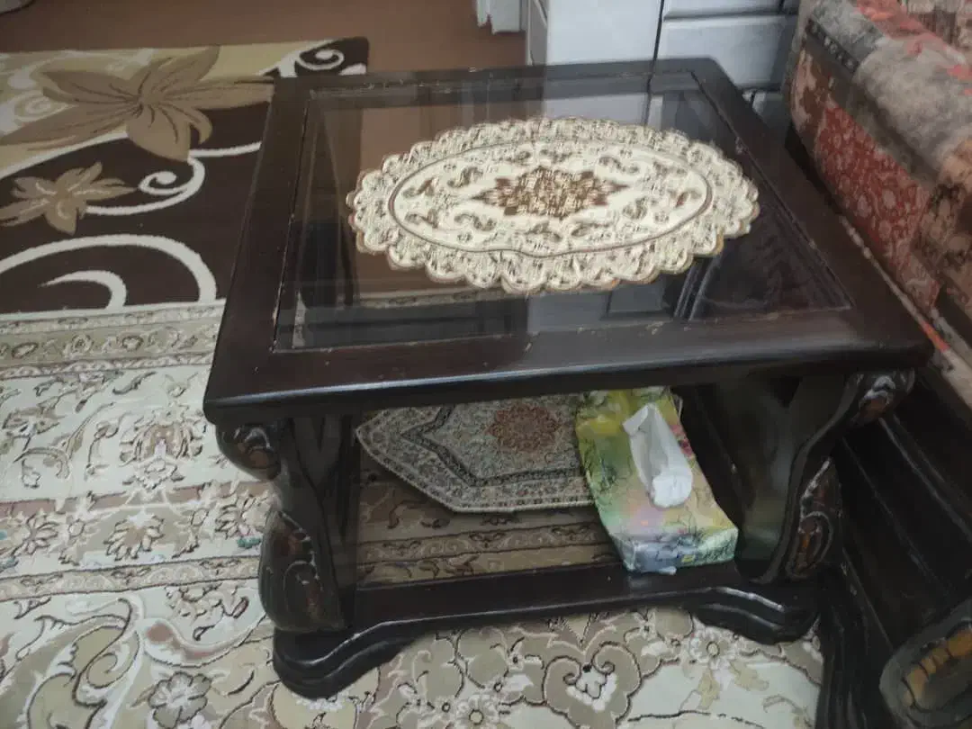 فروش ست مبل هفت نفره همراه با میز وسط وعسلی ست میز|مبلمان خانگی و میز عسلی|الیگودرز, |دیوار