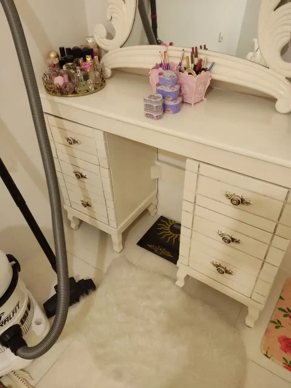 سرویس خواب و فرش شش متری در حد نو|تخت و سرویس خواب|گناباد, |دیوار