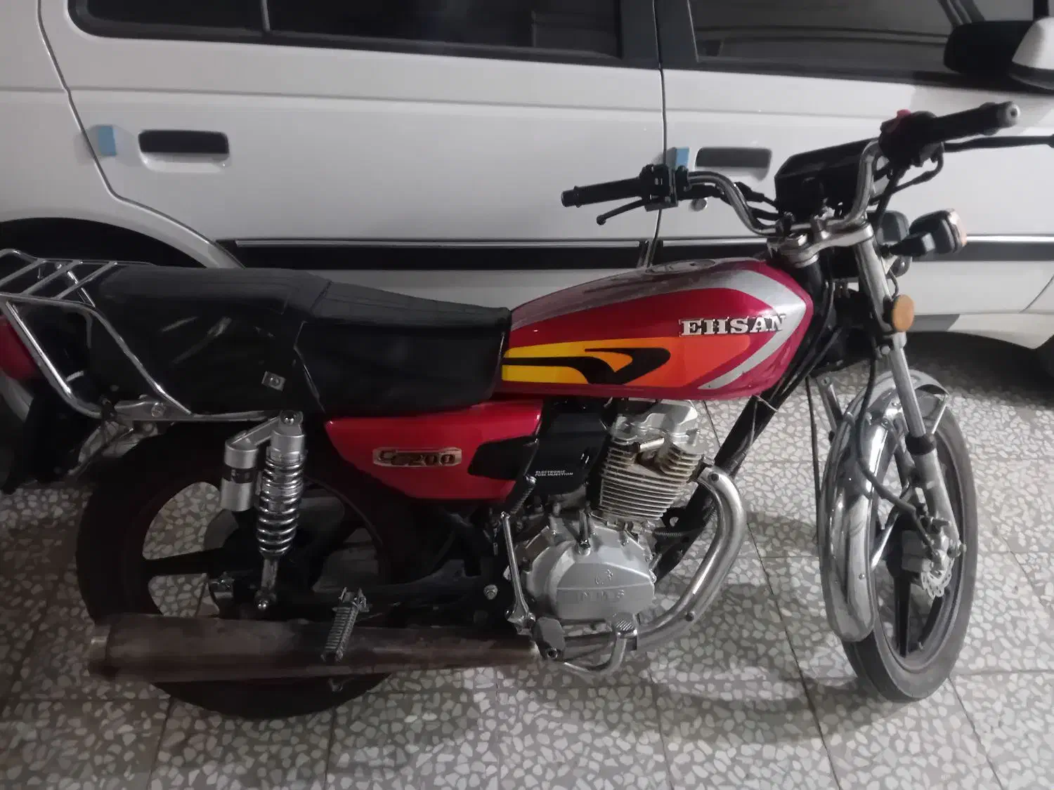 موتور ۲۰۰ سیسی مدارک تکمیل ریموت دار با تخفیف|موتورسیکلت|قم, کلهری|دیوار