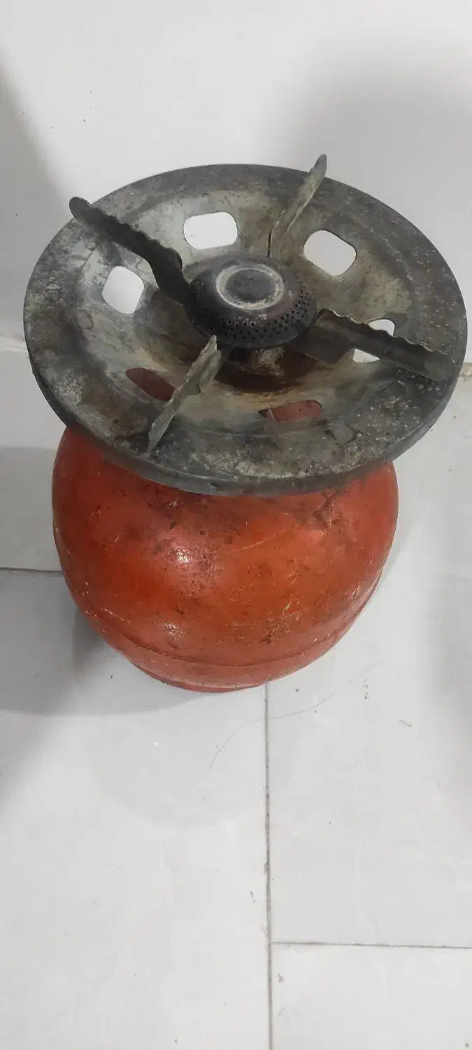 پیک نیک بوتان صحیح و سالم با سری پر گاز داخلش|اجاق گاز و لوازم برقی پخت‌وپز|پرند, فاز ۴|دیوار