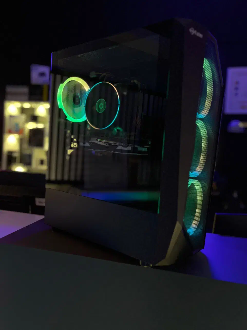 کیس گیمنگ‌ و رندرینگ اقتصادی|رایانه رومیزی|تهران, شهرک چیتگر|دیوار