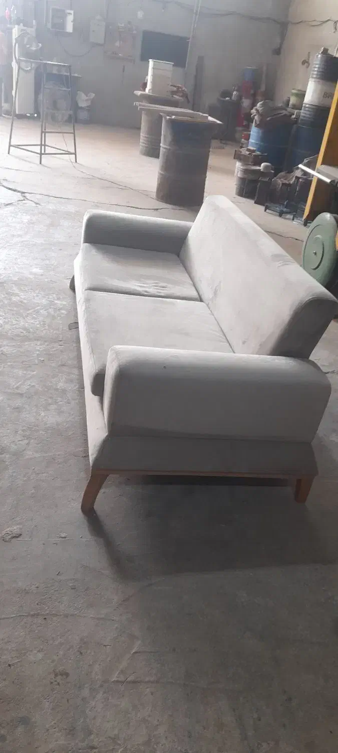 کاناپه سه نفره و یک عدد تک نفره|مبلمان خانگی و میز عسلی|رباطکریم, آدران|دیوار