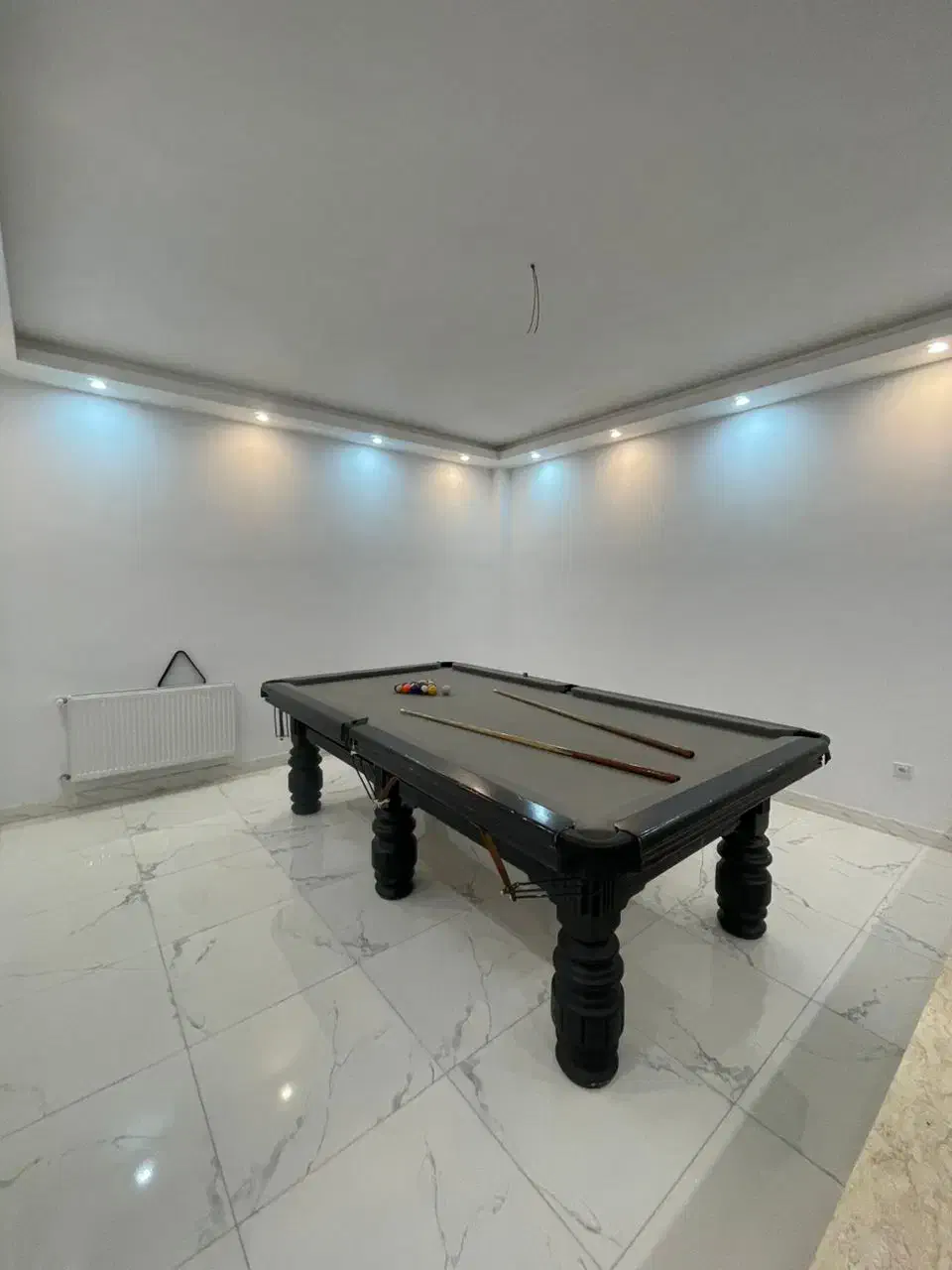 دو خواب دوبلکس دربست با بیلیارد وسیستم صوتی|اجارهٔ کوتاه‌مدت ویلا و باغ|سلمان‌شهر, |دیوار