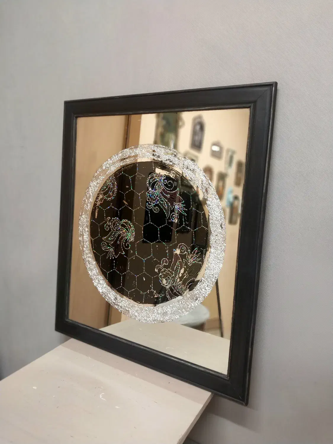 آینه آنتیک، با طرح پارچه مخمل زیبا|آینه|تهران, الهیه|دیوار