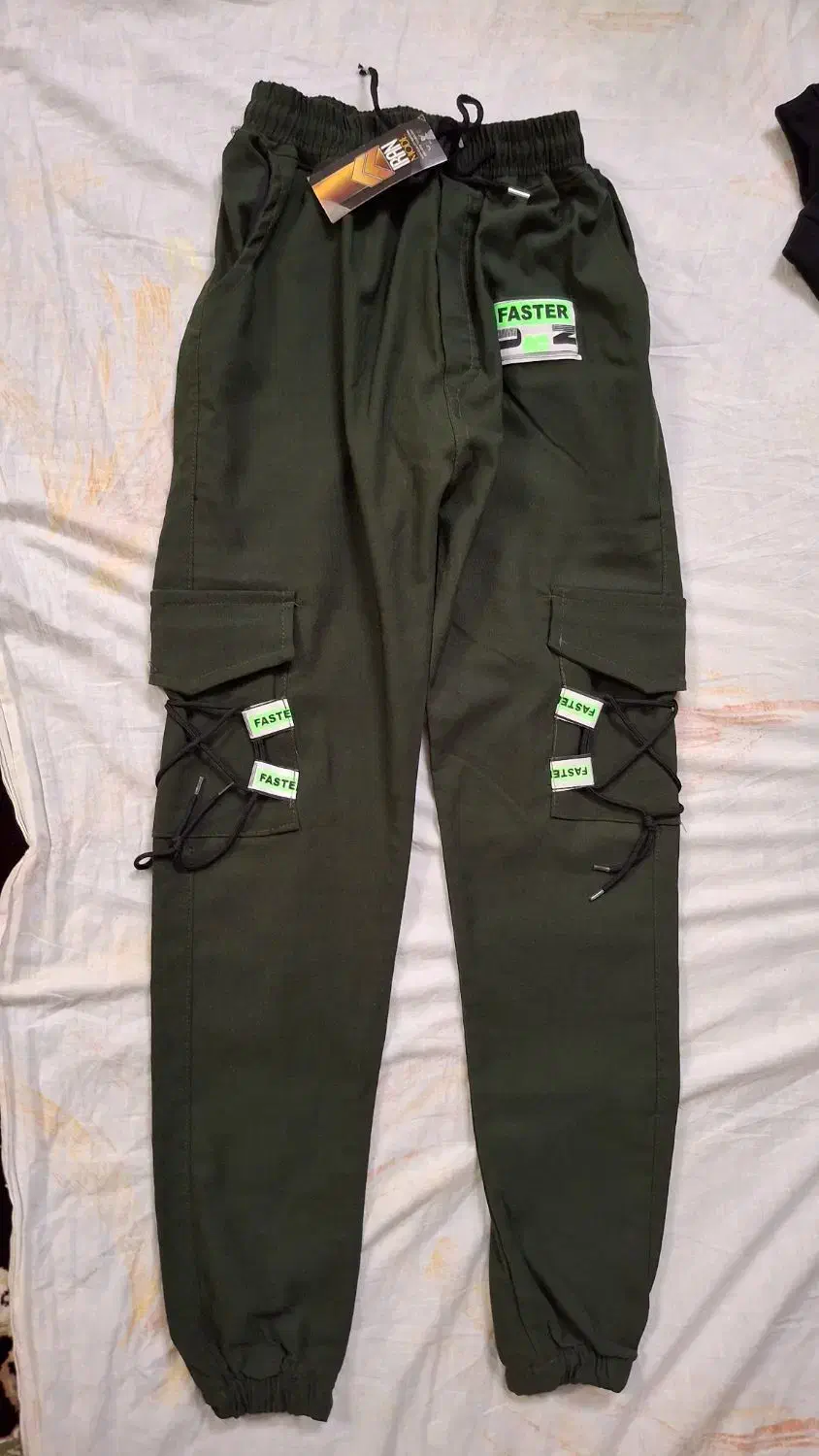 البسه|کفش و لباس بچه|نیشابور, بزرگمهر|دیوار