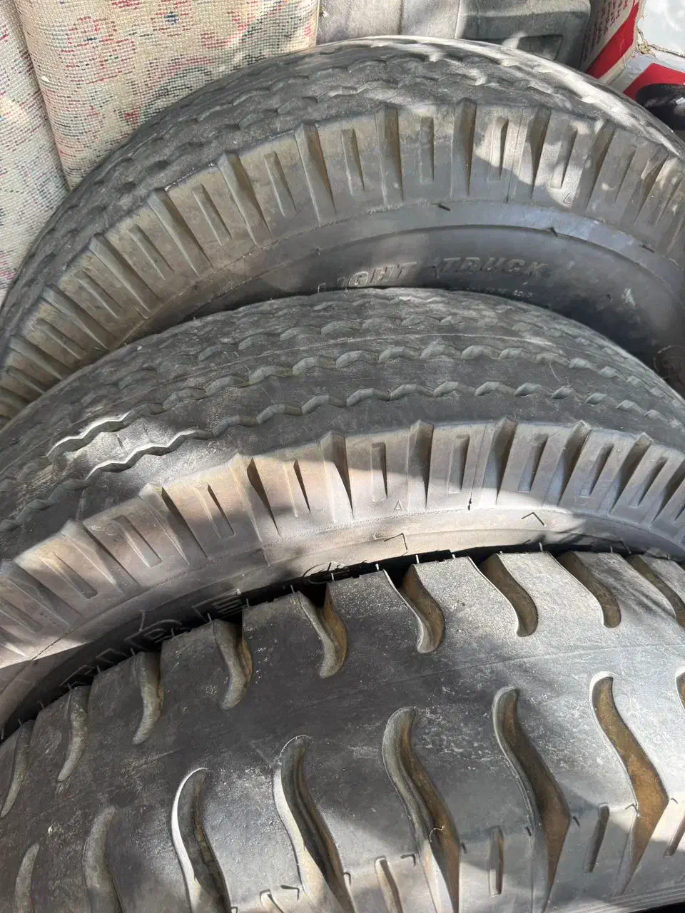 یک جفت لاستیک نیسان ایران تایر نو نو و چادر نیسان|قطعات یدکی و لوازم جانبی|شیراز, شریفآباد|دیوار