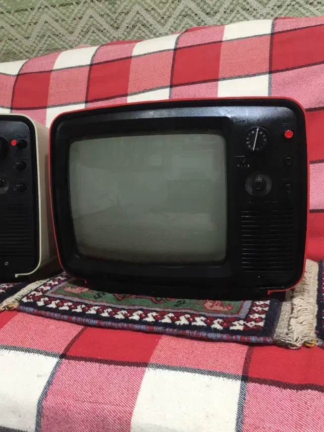 تلویزیون ۱۴ پارس|کلکسیون اشیاء عتیقه|شهرضا, |دیوار