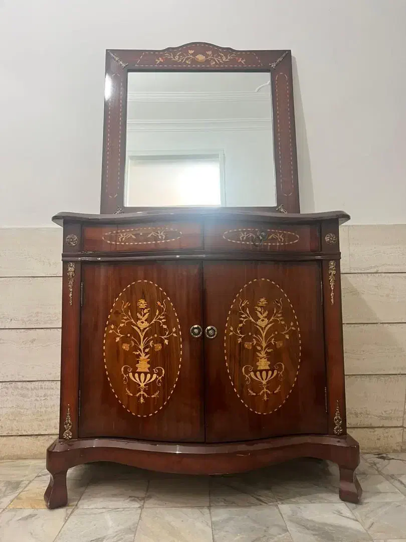 کنسولی|بوفه، ویترین، کنسول|محلات, |دیوار