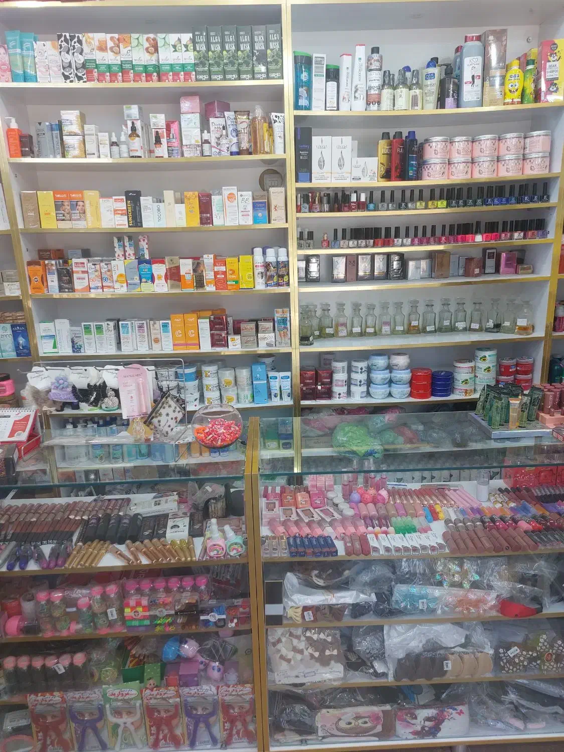 واگذاری مغازه لوازم ارایشی|فروش مغازه و غرفه|کرمان, |دیوار