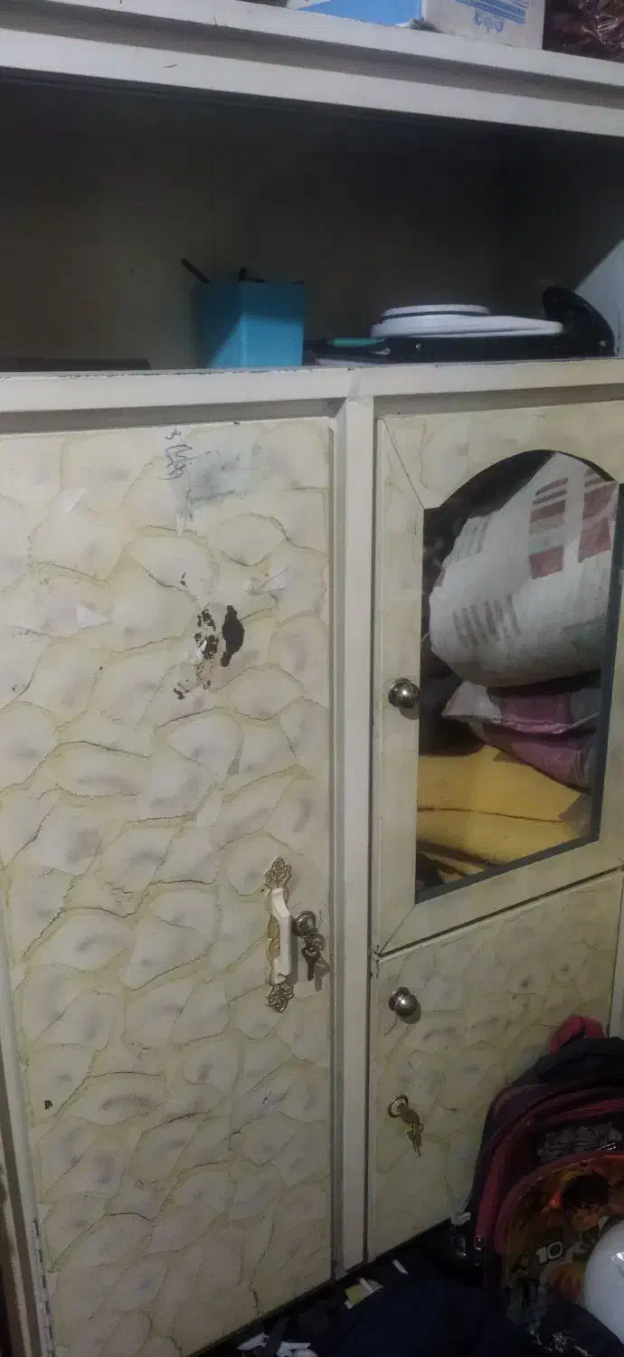 میز کامپیوتر ۱۵۰۰ کمدکودک۱تومن گل میز۱تومن|میز تحریر و کامپیوتر|فیروزآباد (فارس), |دیوار