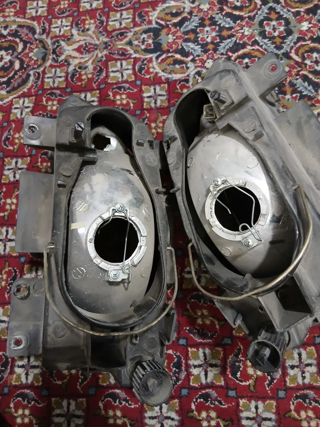 چراغ جلو پژو ۴۰۵|قطعات یدکی و لوازم جانبی|شاهینشهر, سعدی شمالی|دیوار