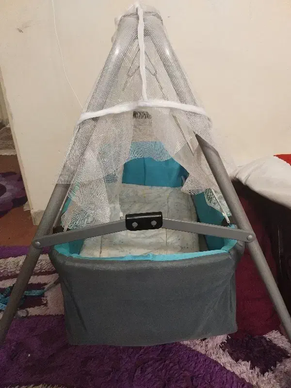 گهواره|تخت و صندلی بچه|تهران, آهنگران (سراسیاب دولاب)|دیوار