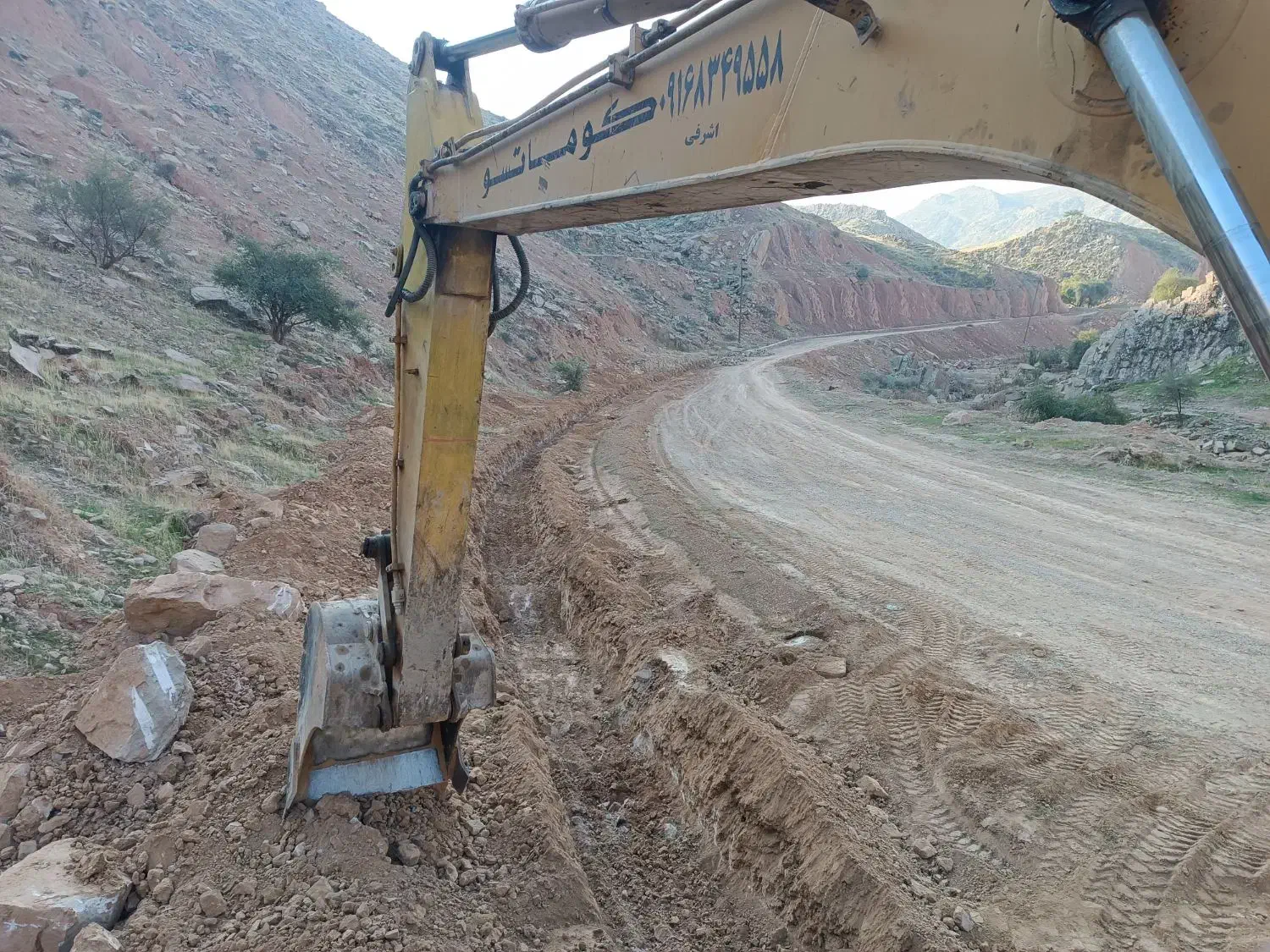 بیل لاستیکی خدمات خاک برداری پیه کنی|خدمات پیشه و مهارت|مسجد سلیمان, |دیوار