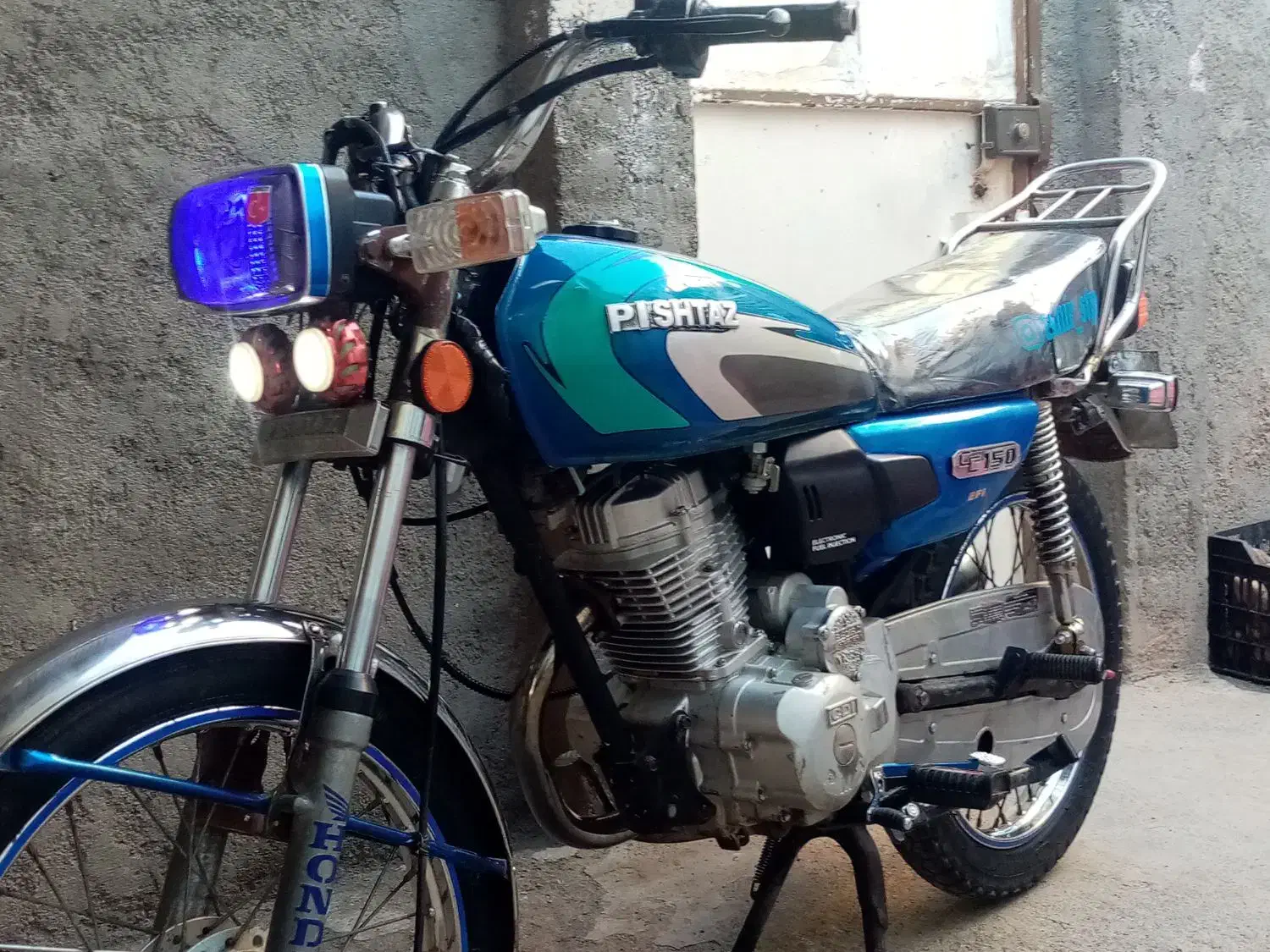 مجسمه|مجسمه، تندیس، ماکت|بیرجند, |دیوار