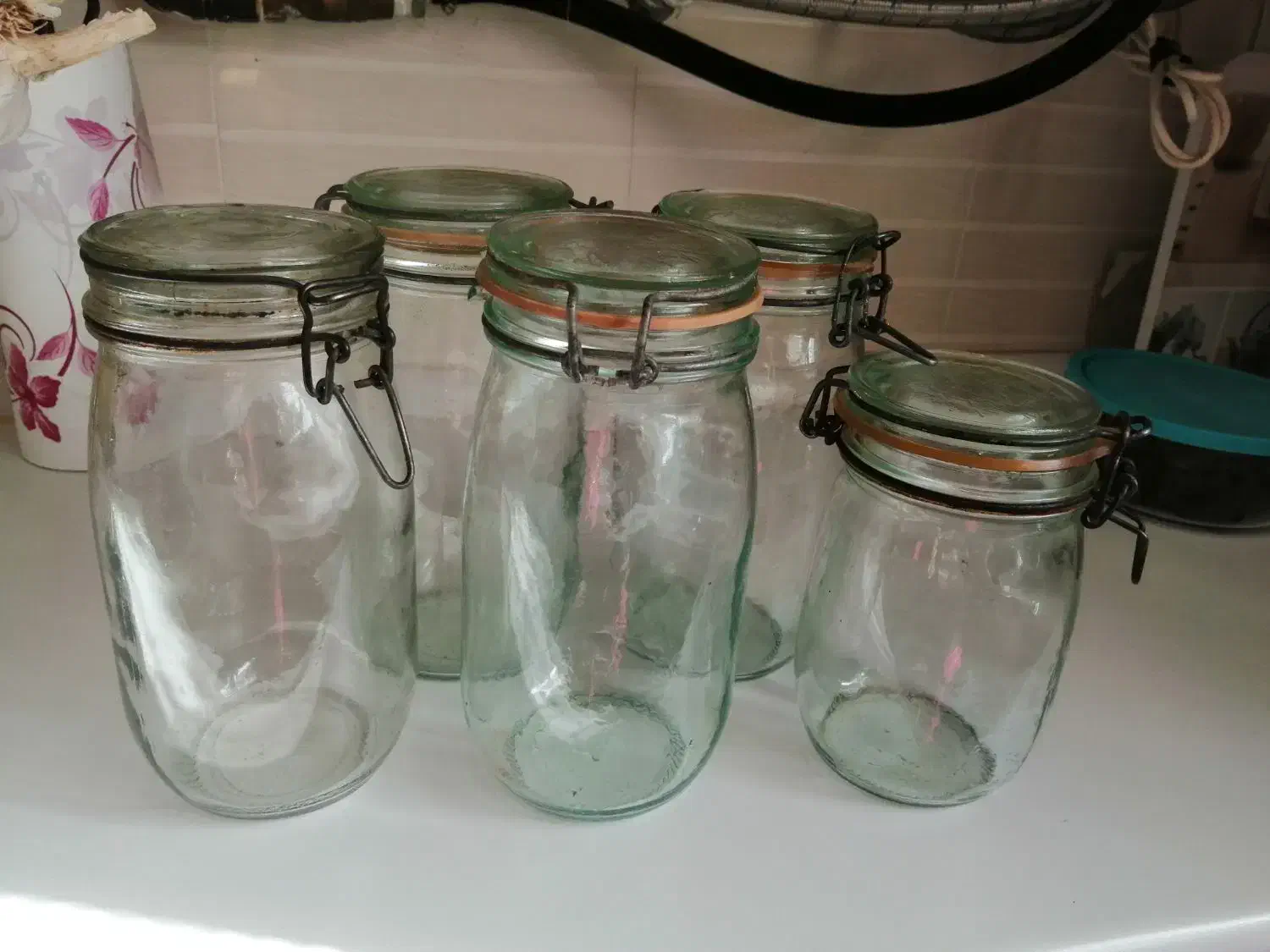 5عدد شیشه 1ملیون|ظروف نگهدارنده، پلاستیکی، یکبارمصرف|شاهینشهر, فردوسی|دیوار