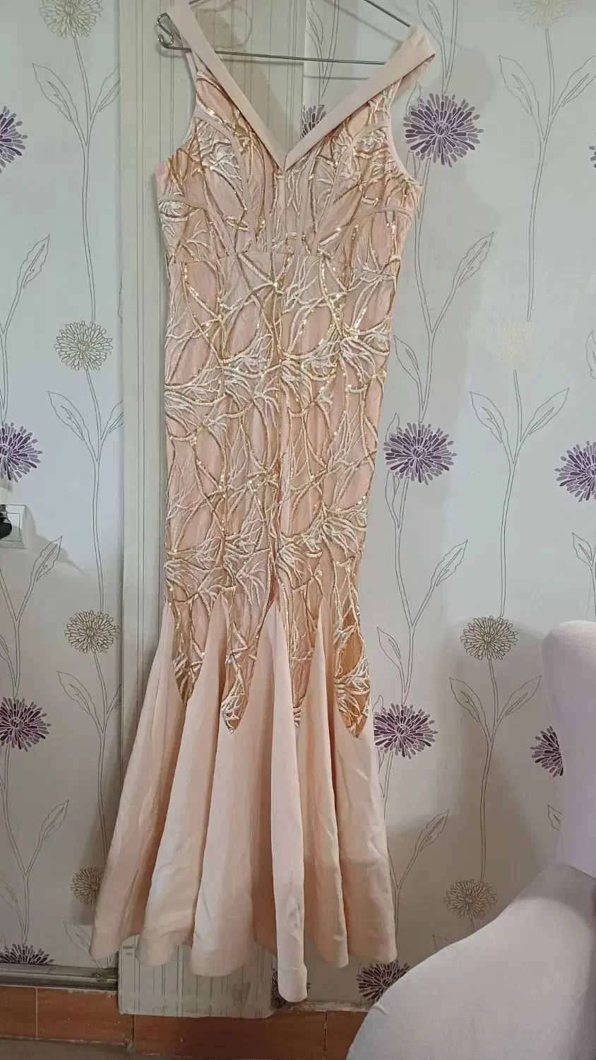 لباس مجلسی|لباس|سبزوار, باهنر|دیوار