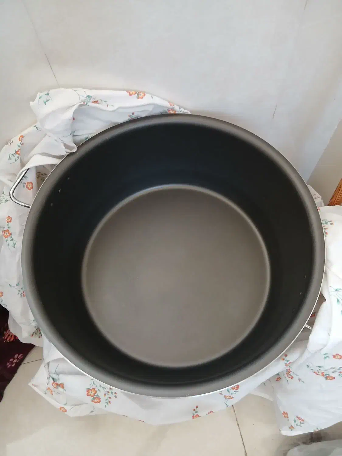 قابلمه نسوز|ظروف پختوپز|مرودشت, فاز دوم شهرک فرهنگیان|دیوار