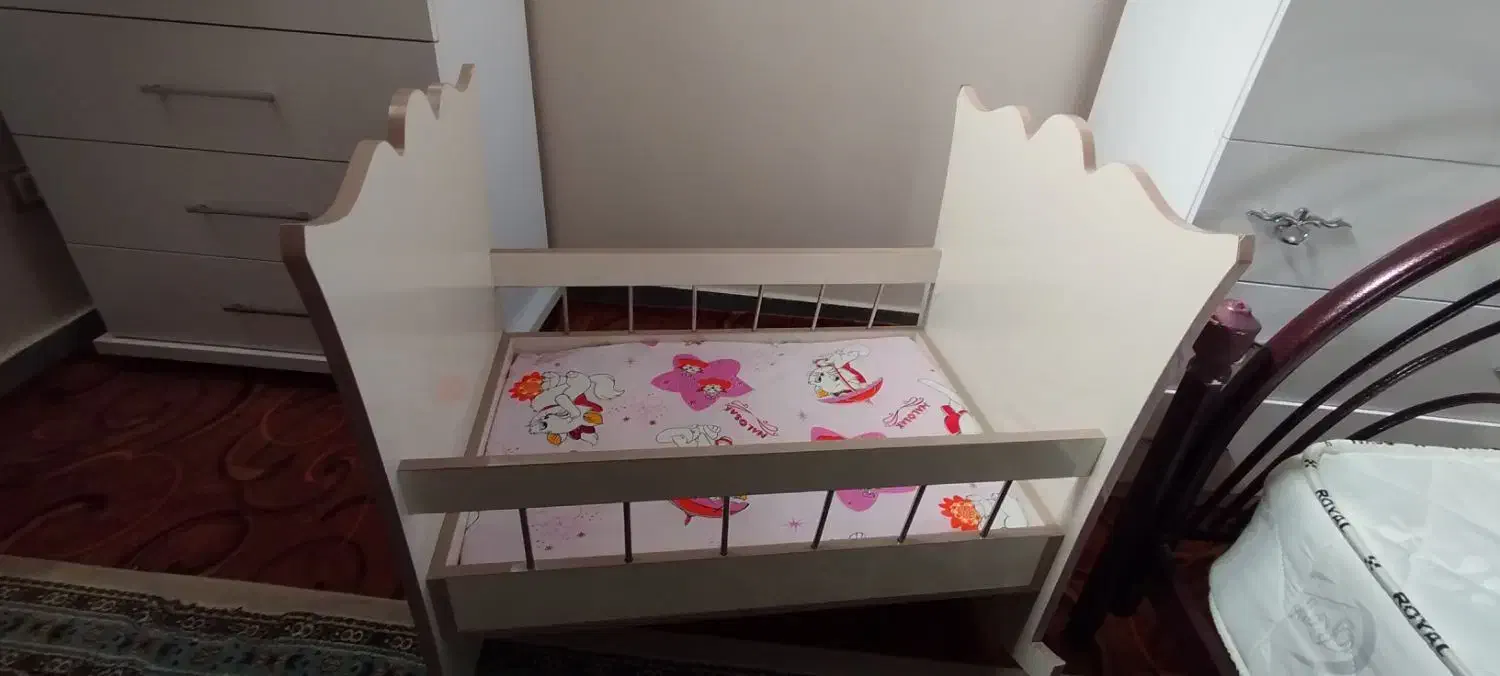 گهواره با تشک|تخت و صندلی بچه|رزن, |دیوار