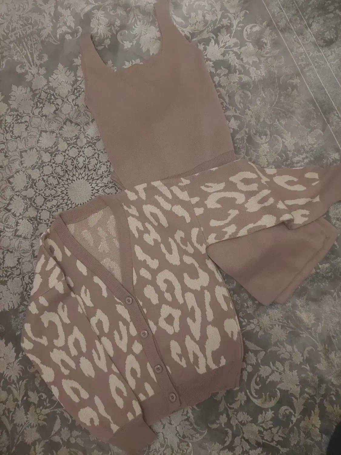 بافت سه تیکه|لباس|پردیس, فاز ۲|دیوار