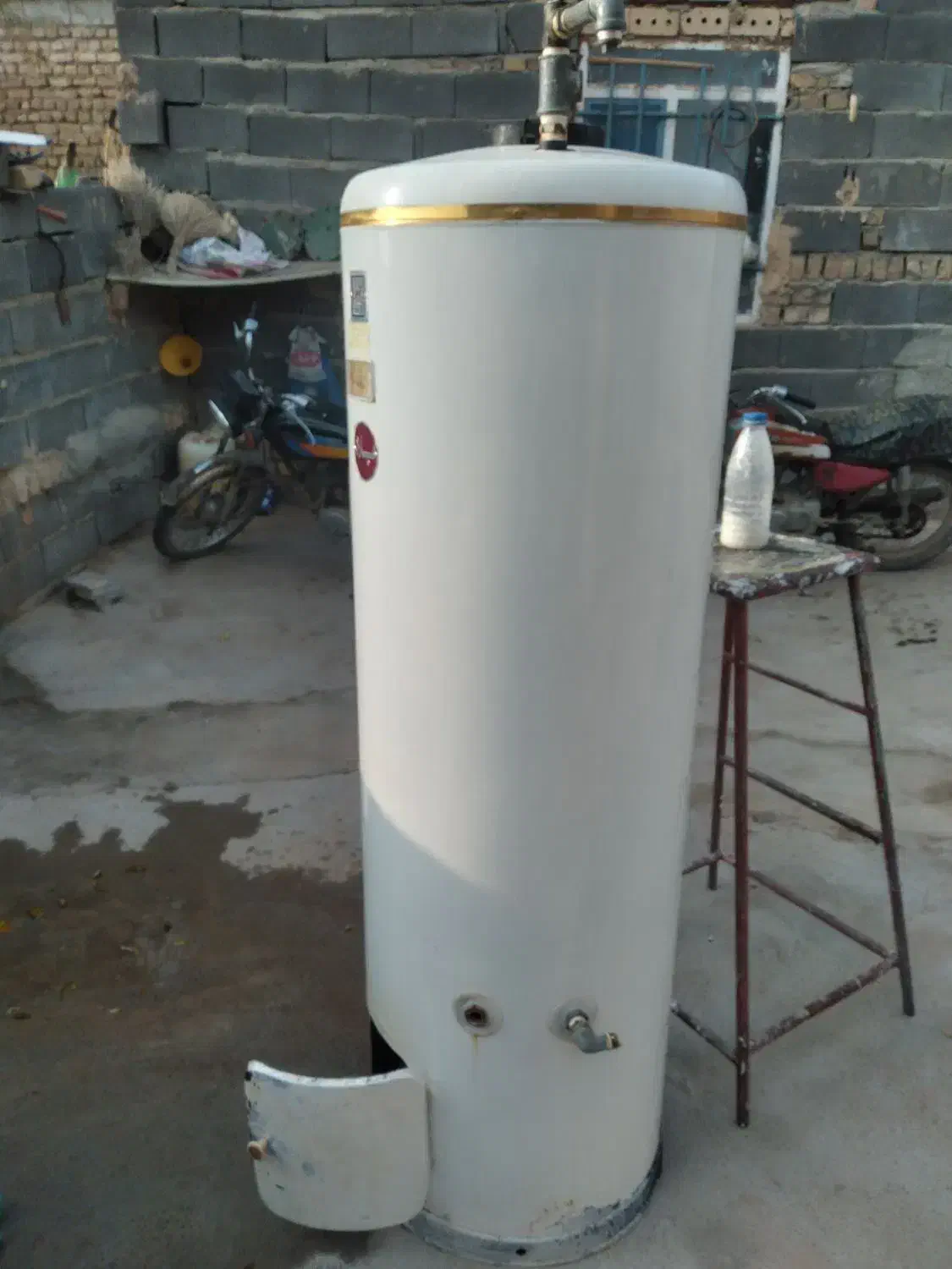 آبگرمکن ب شرط سالمی تمیز فروشی ۷میلیون|آبگرمکن، پکیج، شوفاژ|آبکوه, |دیوار