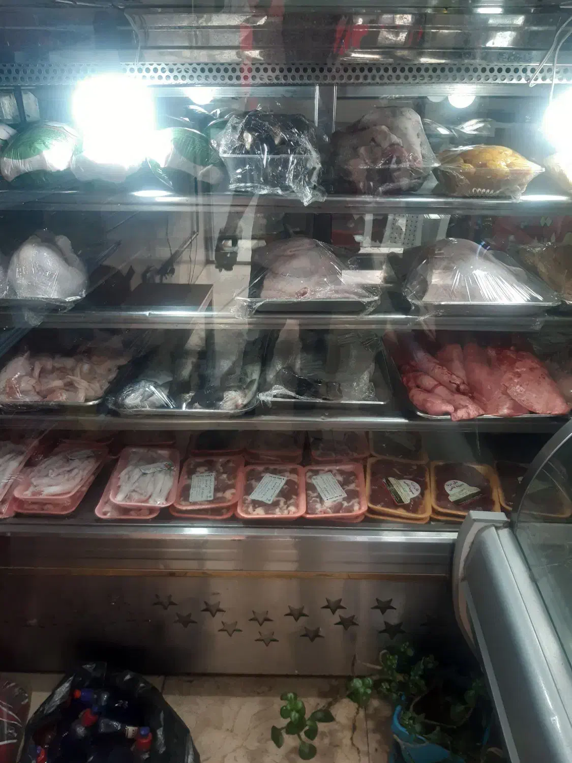 کار گر مرغ ماهی|استخدام خدمات فروشگاه و رستوران|گرمدره, |دیوار