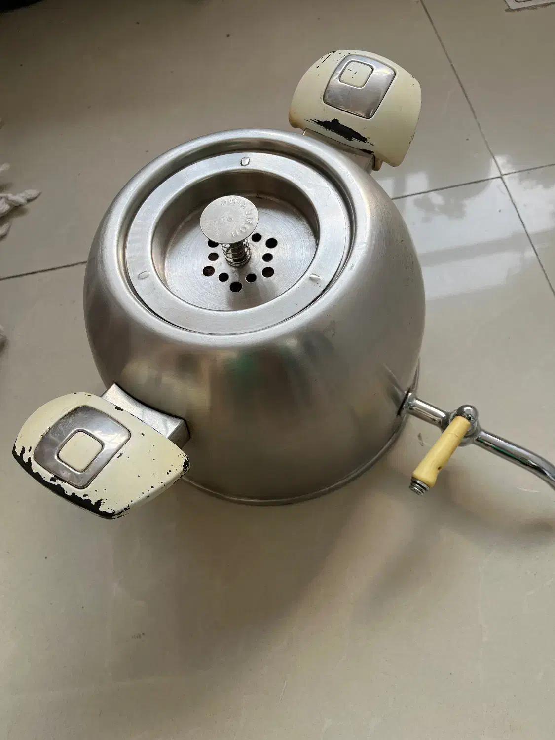 کتری استیل اصل|قوری، کتری، قهوه‌ساز دستی|رشت, بوسار|دیوار