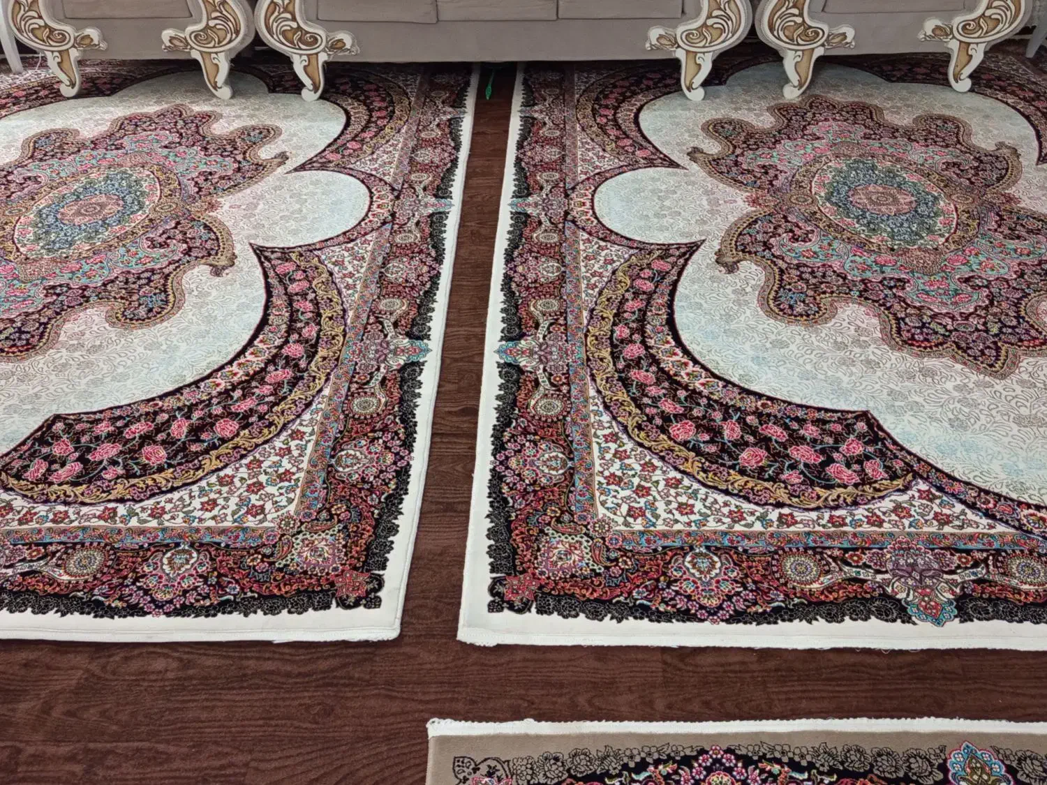 فرش ۹ متری در حد نو بدون هیچ خرابی|فرش|اراک, |دیوار