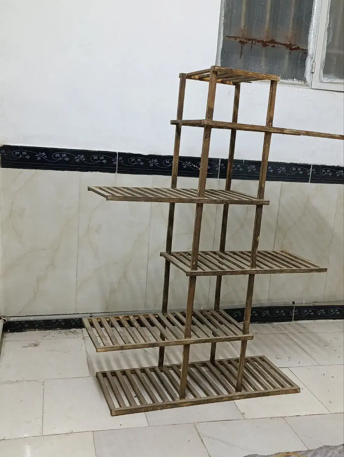 استند گل چوبی|کتابخانه، شلف، قفسههای دیواری|بهارستان, |دیوار