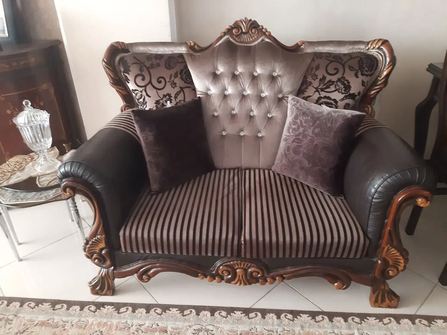 مبلمان چوب وچرم ومخمل ترک|مبلمان خانگی و میز عسلی|تهران, شهرآرا|دیوار