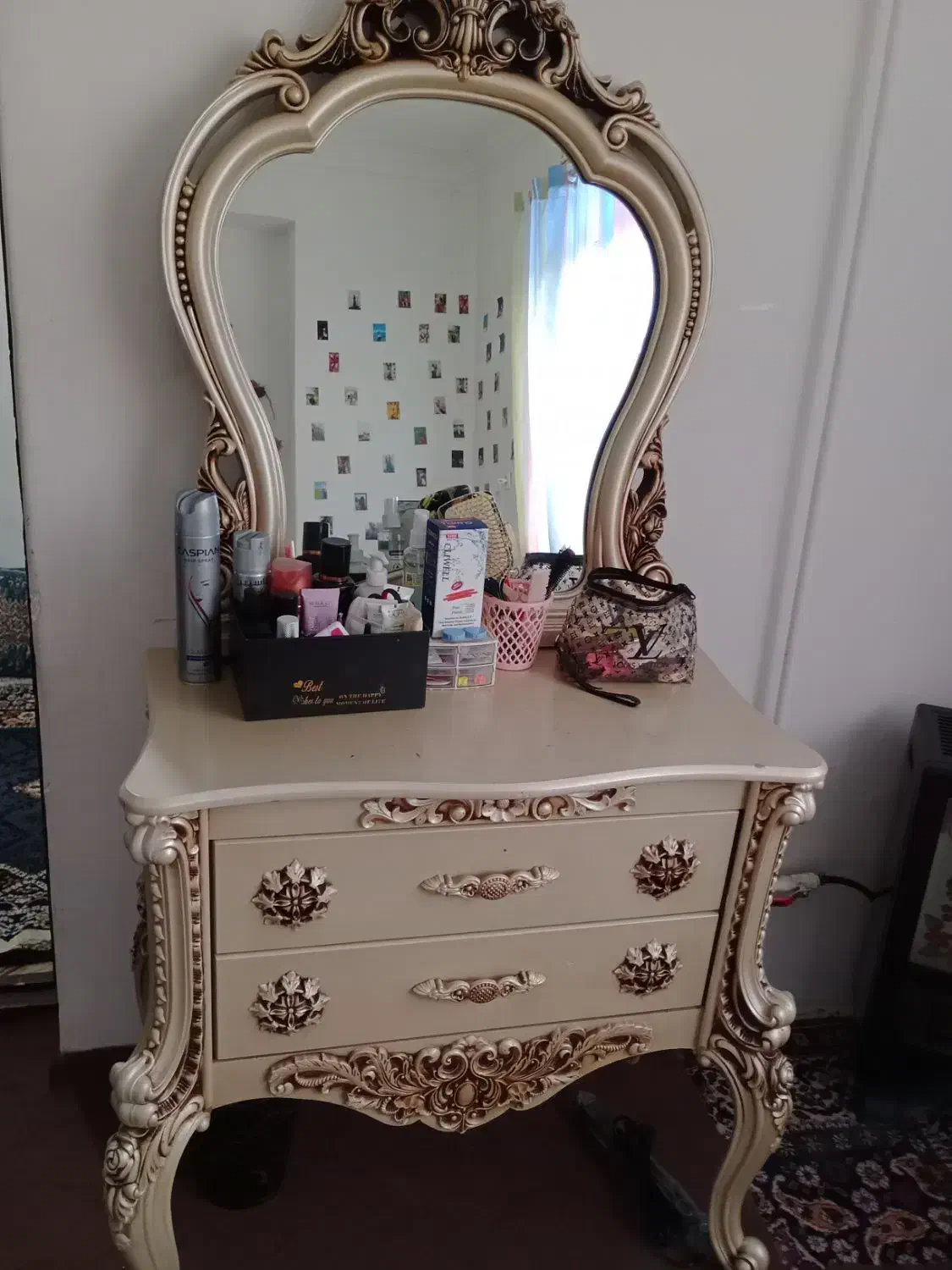 تخت یک نفره درحدنوباکنسول پایینه به فروش میرسد|تخت و سرویس خواب|لاهیجان, یوسف آباد|دیوار