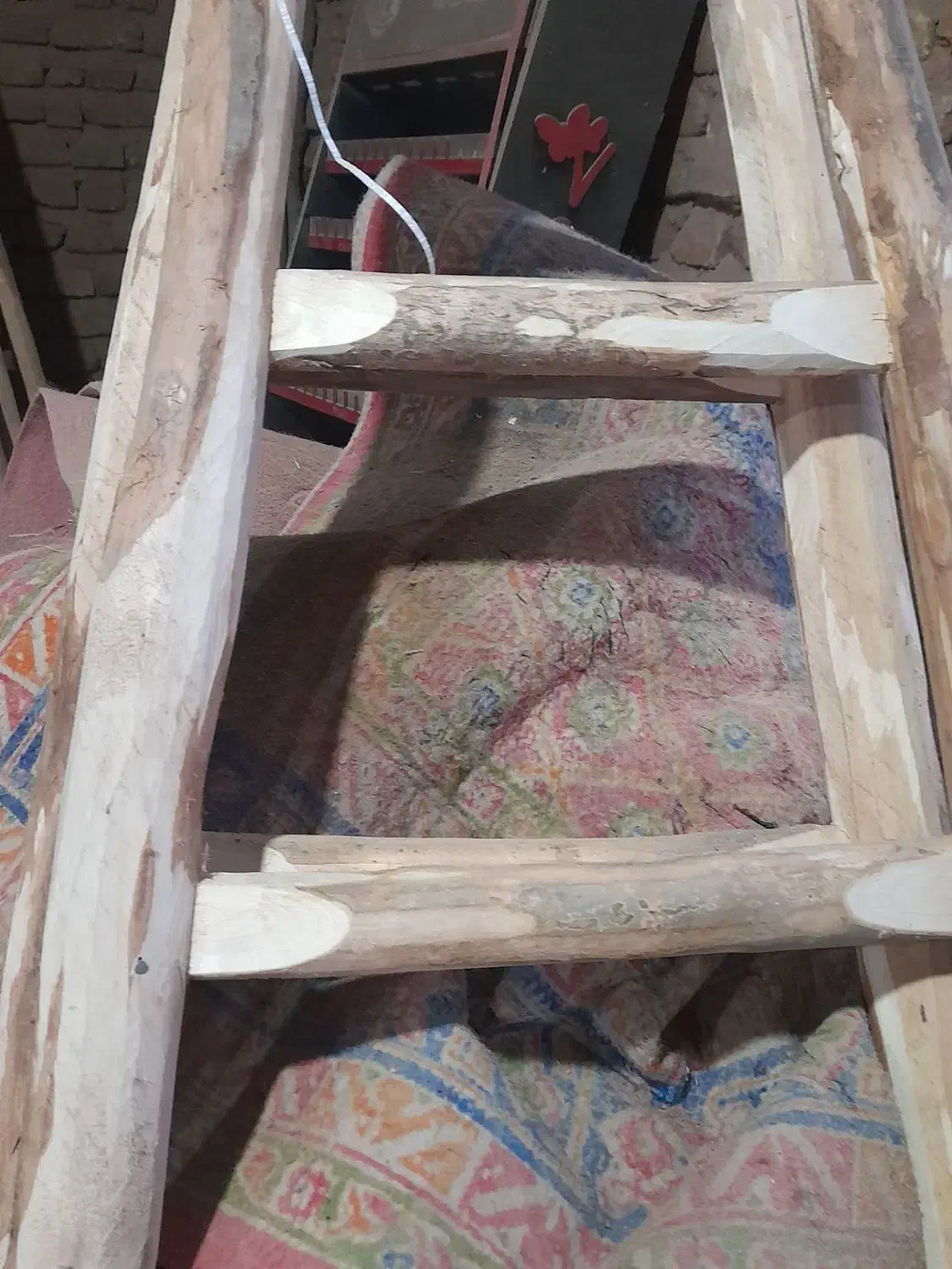 نردبان دو طرفه|ابزارآلات|مشهد, کشف|دیوار