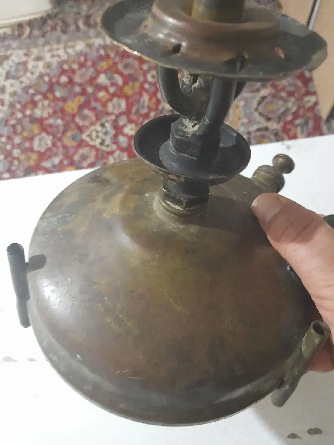 یک چراغ قدیمی و عتیقه ویک دندان|کلکسیون اشیاء عتیقه|تهران, چیتگر جنوبی|دیوار