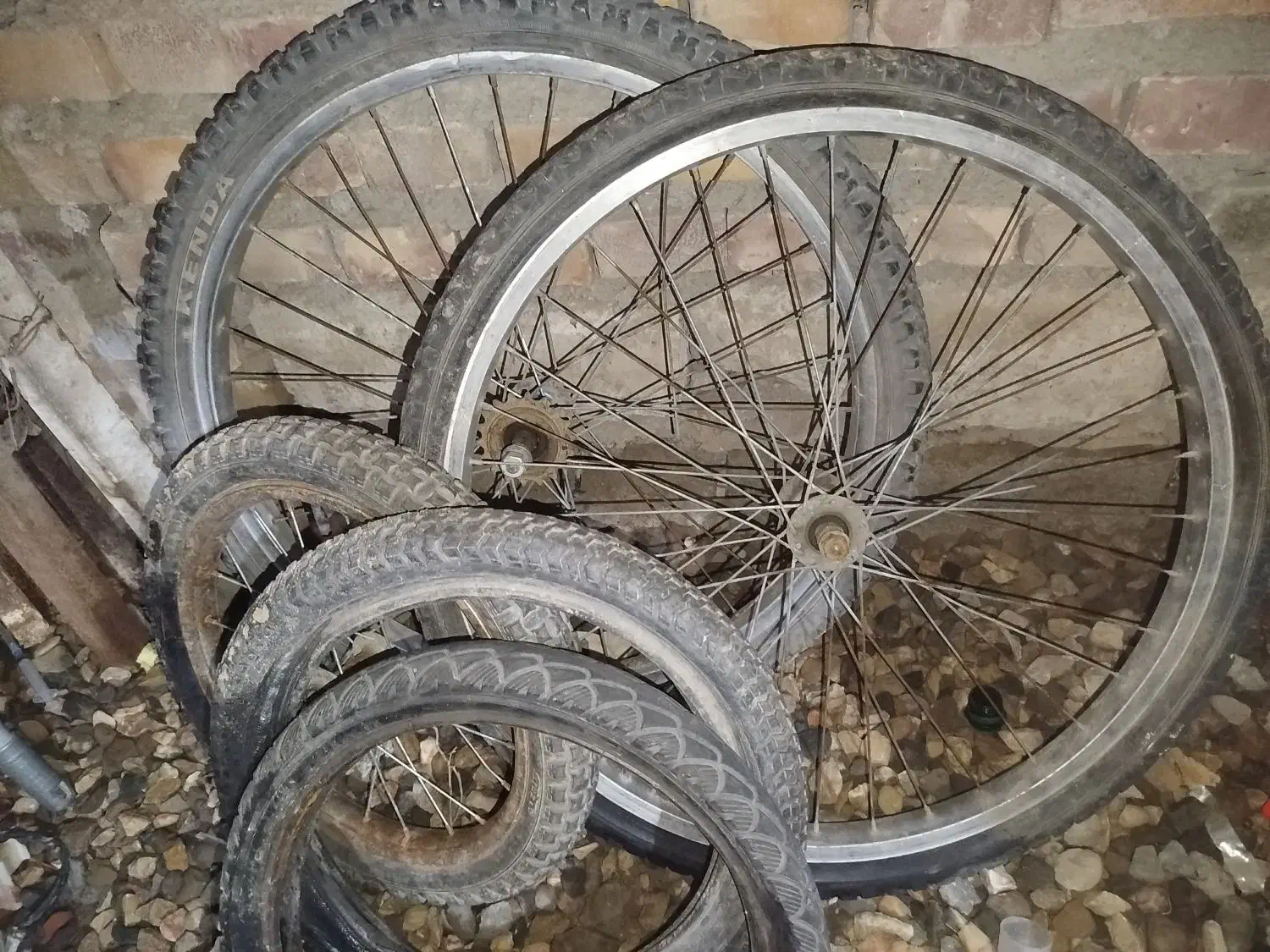 رینگ لاستیک خودرو دوچرخه|دوچرخه، اسکیت، اسکوتر|گنبد کاووس, |دیوار