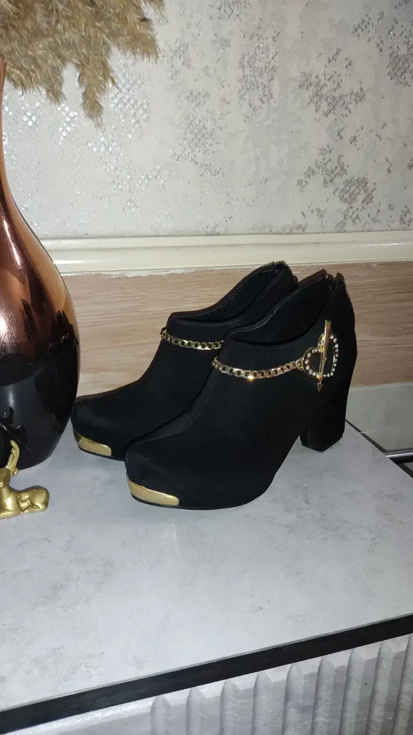 کفش|کیف، کفش، کمربند|پاکدشت, پاکدشت (مامازند)|دیوار