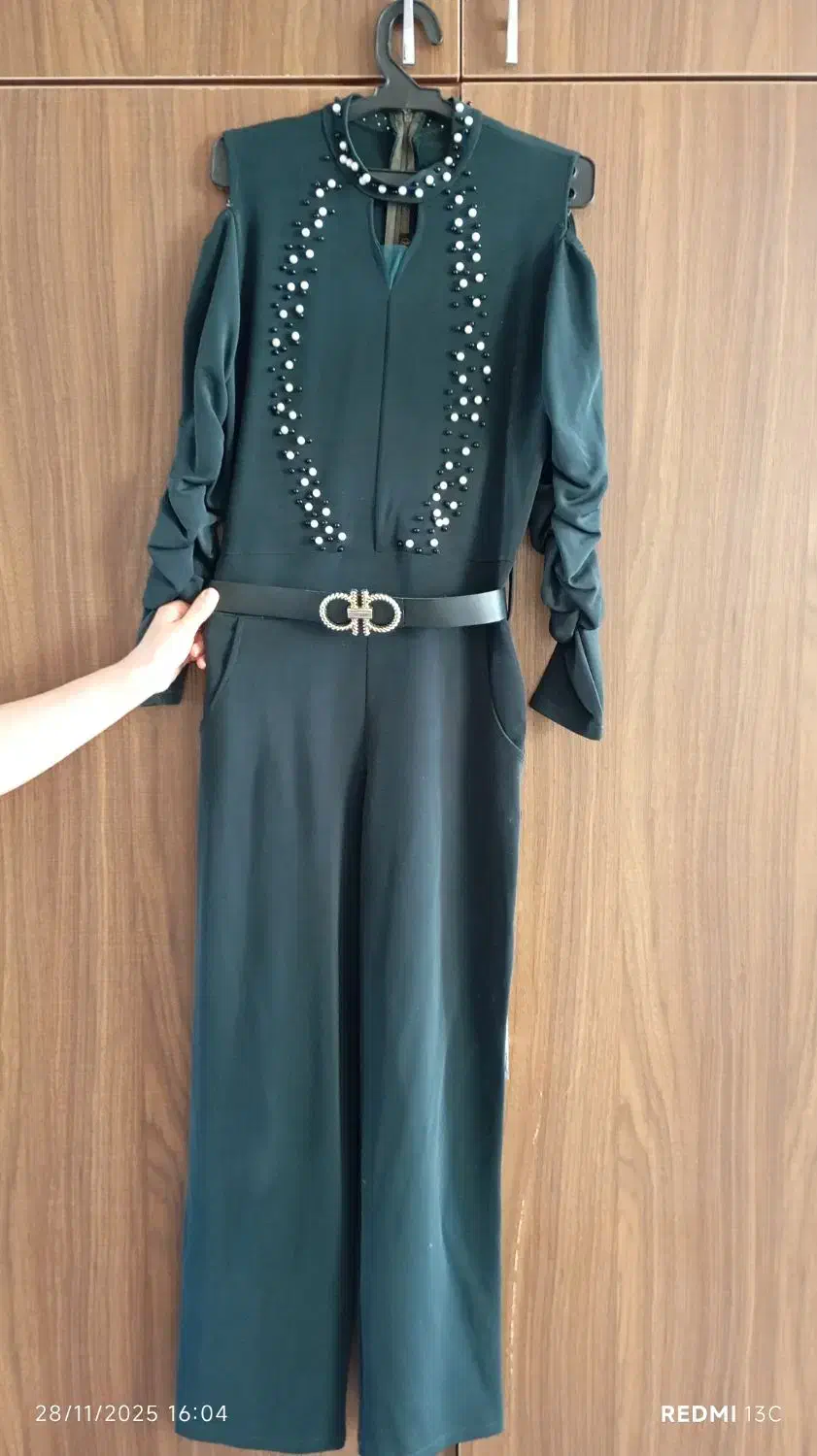 اورال مجلسی به همراه کمربند در حد نو بسیار شیک|لباس|نهاوند, |دیوار