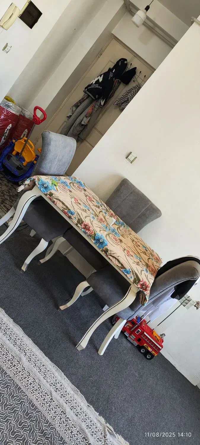 ناهارخوری|میز و صندلی غذاخوری|سهند, |دیوار