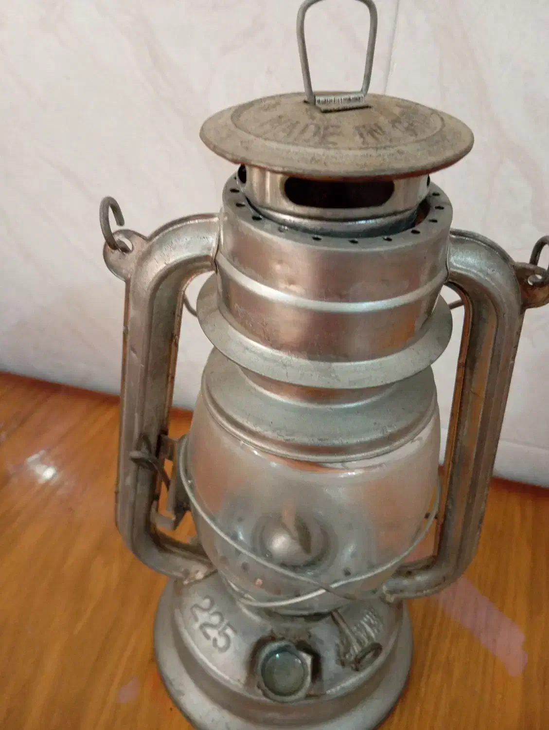 لمپا وفانوس قدیمی|کلکسیون اشیاء عتیقه|نجف‌آباد, منتظری شمالی|دیوار