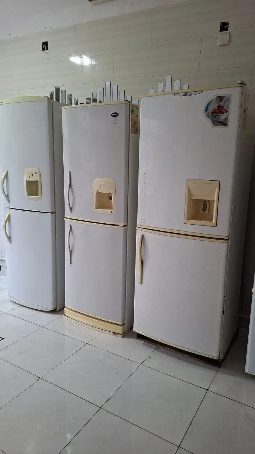 خرید و فروش یخچال وفریزر ب صورت عمده|یخچال و فریزر|بروجرد, |دیوار