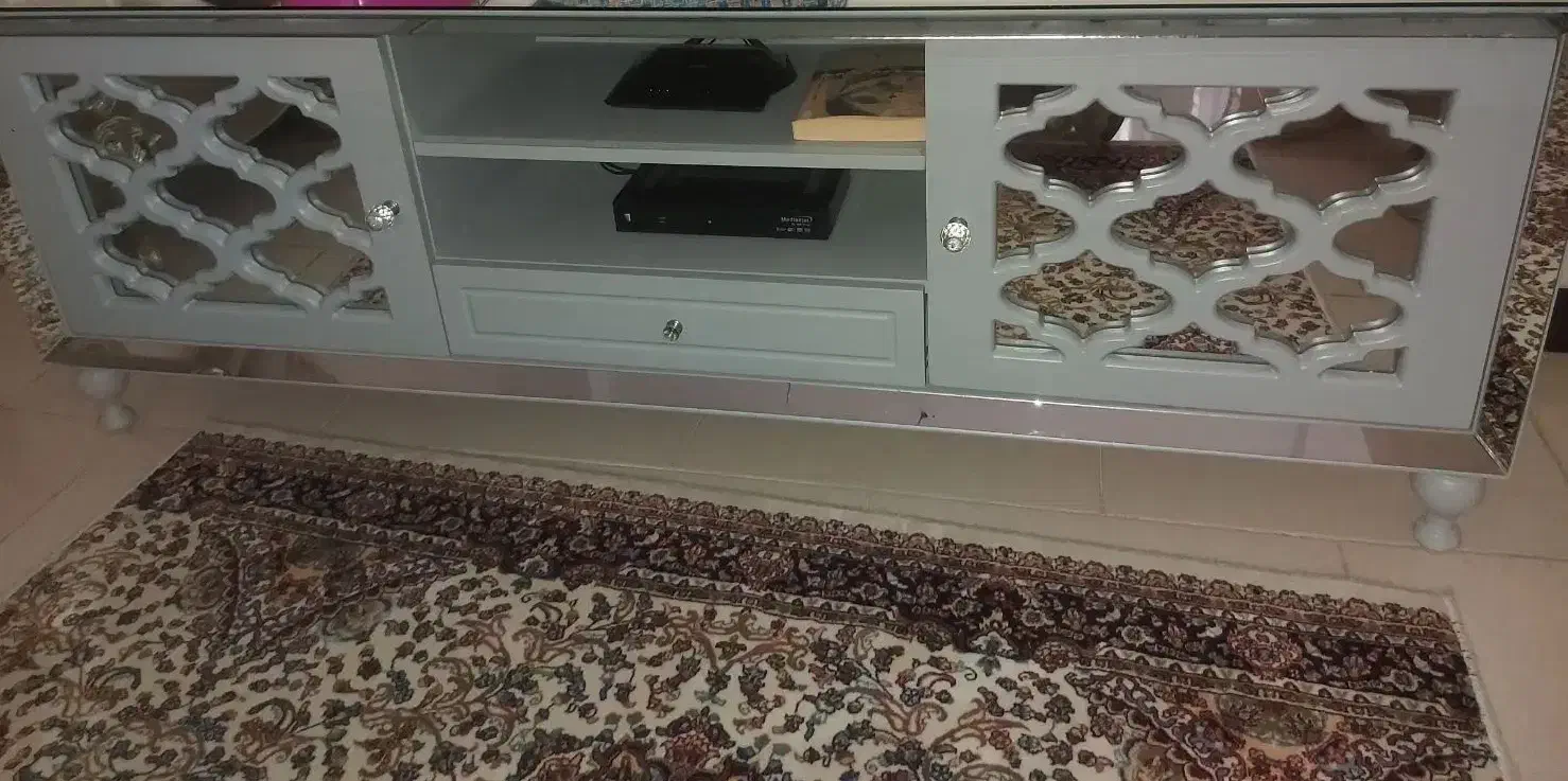 میزتلوزیون|میز تلویزیون|اندیشه, اندیشه فاز ۲|دیوار