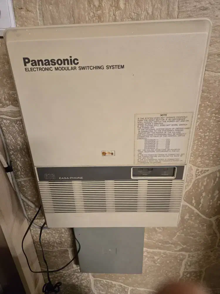 سانترال ۳ خط به ۶ ( با تعدادی تلفن)|تلفن رومیزی|تهران, پاسداران|دیوار