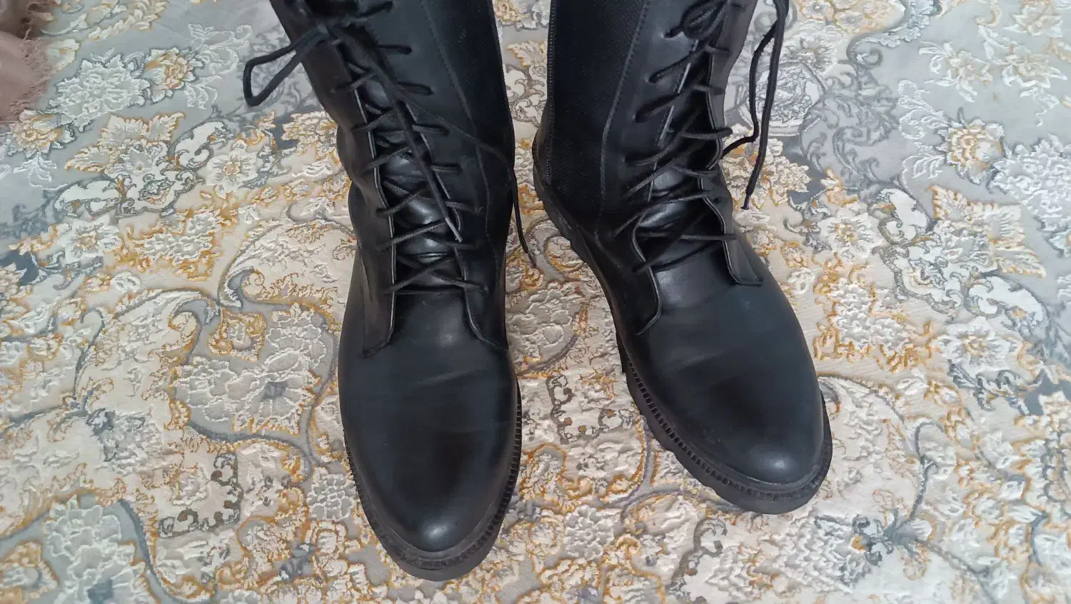 پوتین|کیف، کفش، کمربند|شیروان (خراسان), |دیوار