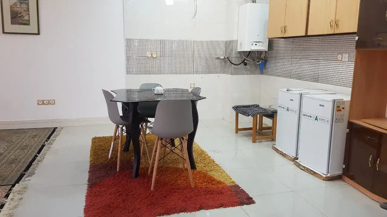 اجاره مبله|اجارهٔ کوتاه‌مدت آپارتمان و سوئیت|شیراز, گل سرخ|دیوار