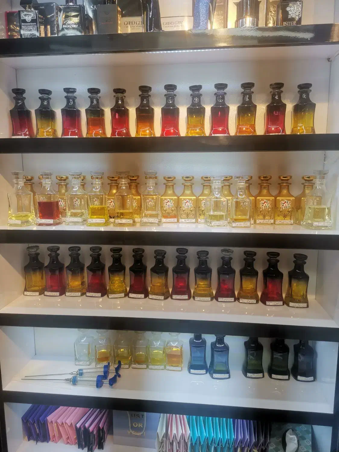 شیشه ارسی ساده و رنگی و طلا کوب مخصوص عطر|آرایشی، بهداشتی، درمانی|ساری, |دیوار