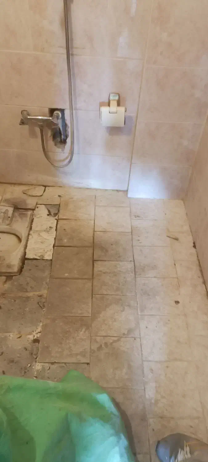 تعویض کف سرویس و سنگ توالت و نشتی یابی|خدمات پیشه و مهارت|اسکو, |دیوار