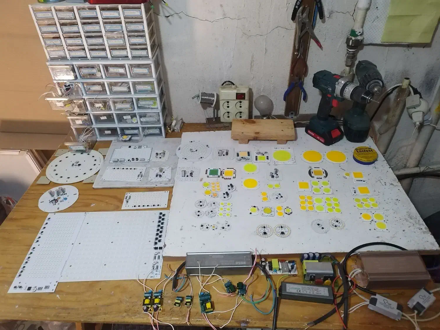 تعمیر و فروش لامپ چراغ پروژکتور پنل هالوژن محافظ|لامپ و چراغ|قم, سالاریه|دیوار