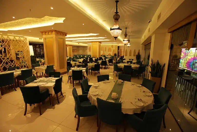 استخدام آشپز ایرانی در پالادیوم|استخدام خدمات فروشگاه و رستوران|تهران, زعفرانیه|دیوار