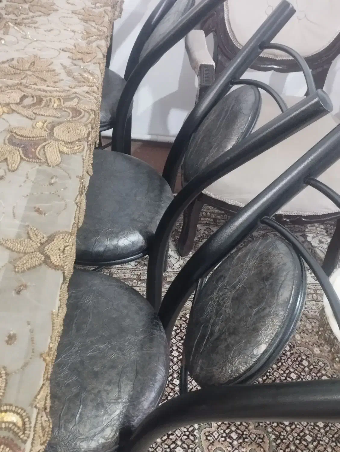 میز غذاخوری سیاه|میز و صندلی غذاخوری|سلماس, |دیوار