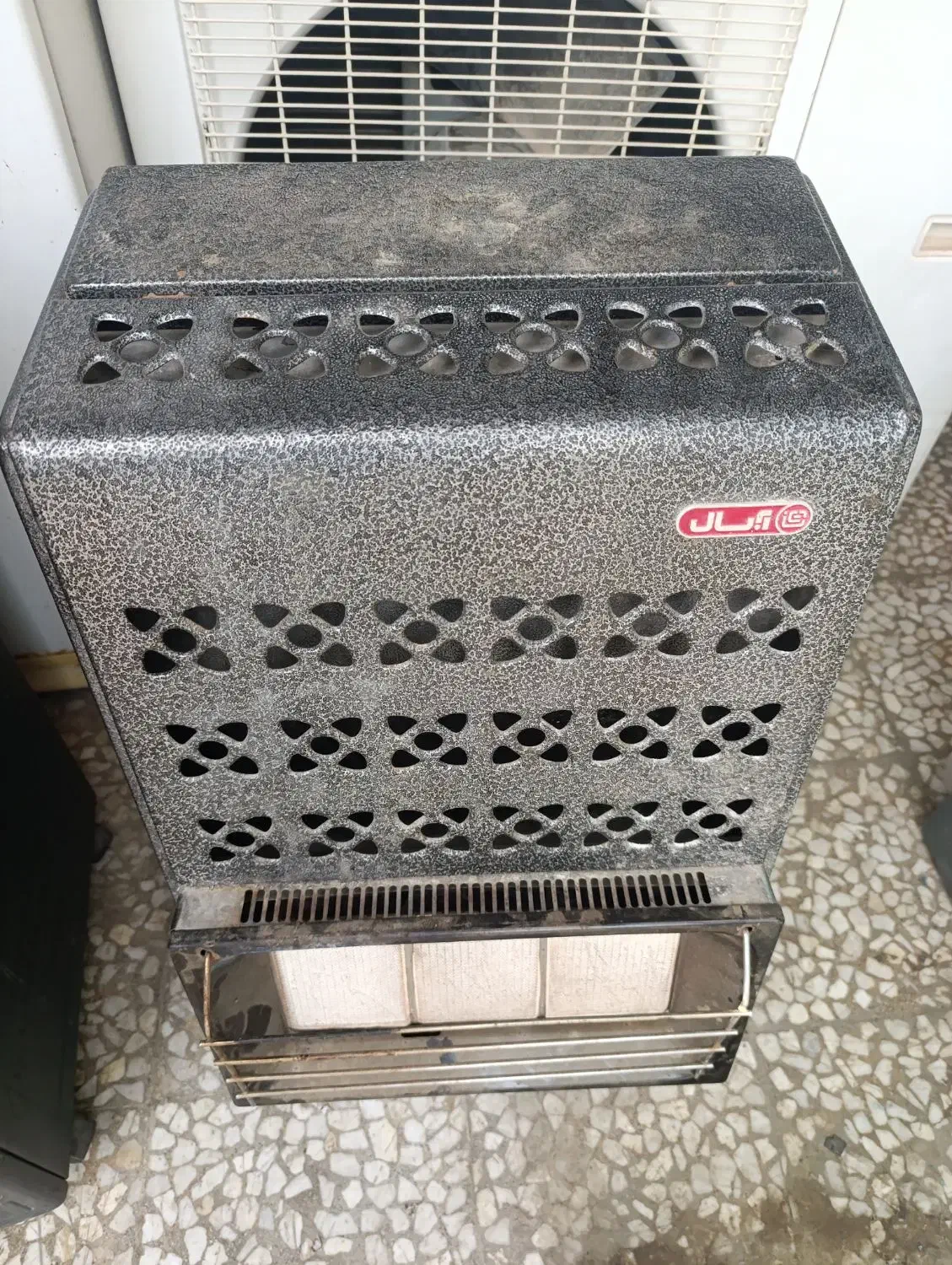 تعمییر انواع بخاری و آبگرمکن برقی گازی نفتی|خدمات پیشه و مهارت|برازجان, |دیوار