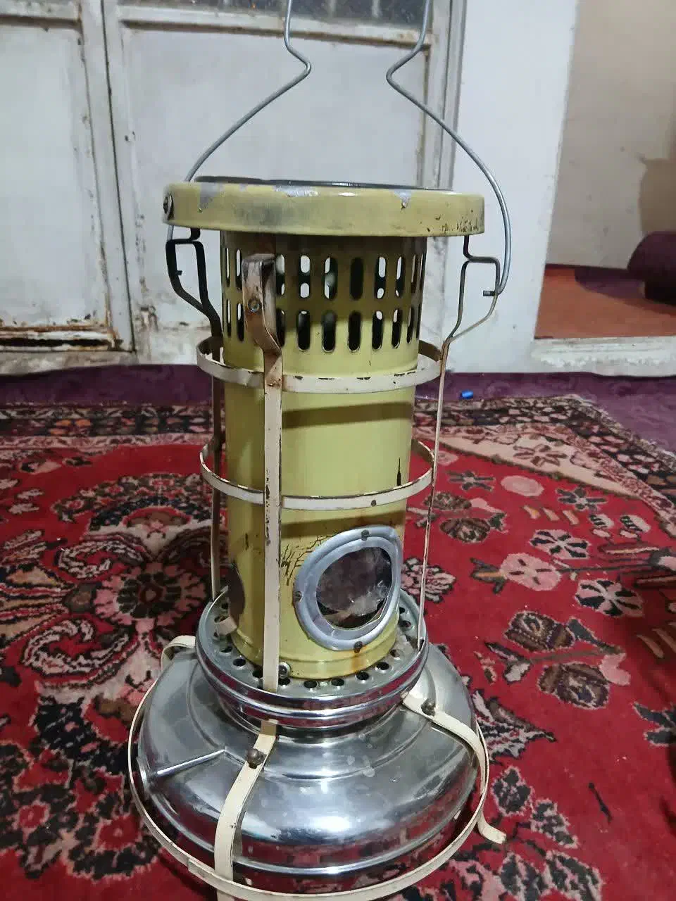 چراغ نفتی|کلکسیون اشیاء عتیقه|قم, علی آباد سعدگان|دیوار